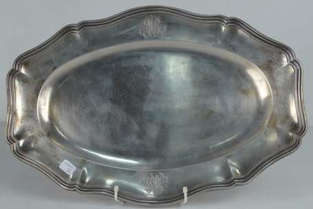 Plat oblong en argent, modèle filet contour, 