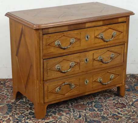 Commode en fruitier et placage de fruitier, trois 