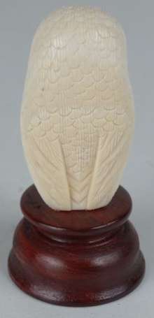 Chouette Sujet en ivoire. H. 5 cm