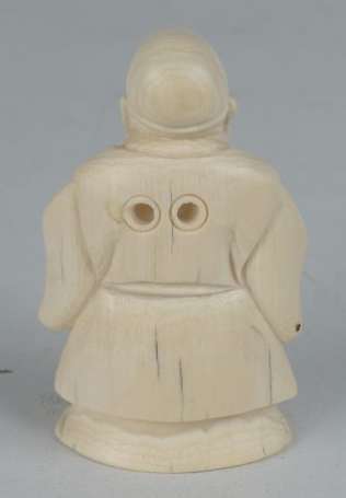 Cérémonie du thé Netsuke en ivoire. Japon H. 6 cm