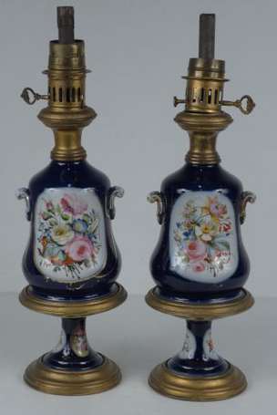 Paire de lampes balustre en porcelaine bleu de 