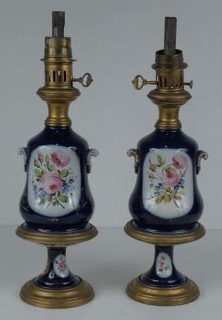 Paire de lampes balustre en porcelaine bleu de 