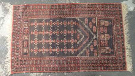 Tapis laine camaïeu brun et rouge, le champ en 