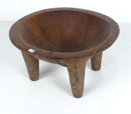 Ancienne petite coupe à kava en bois dur à quatre 