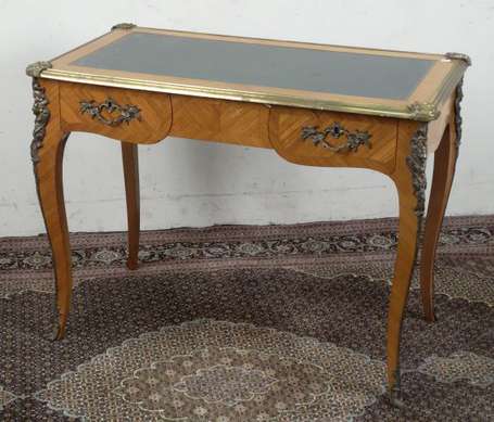 Bureau de dame en placage de bois de rose - deux 