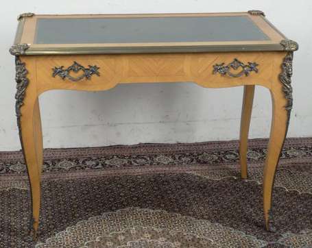 Bureau de dame en placage de bois de rose - deux 