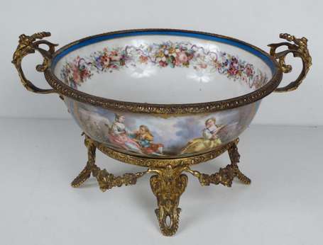 Coupe en porcelaine émaillée bleu de roi décor 