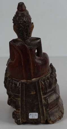 Bouddha sujet en bois sculpté polychromé et doré. 