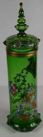 Pokal couvert en verre vert décor émaillé d'un 