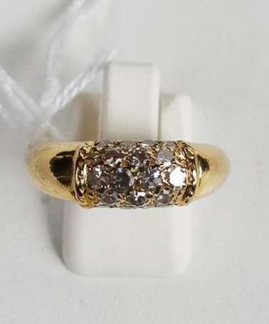 Bague jonc en or jaune avec pavage de brillants - 