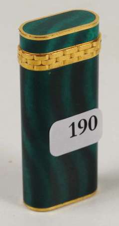 CARTIER - Briquet plaqué or et en laque verte 