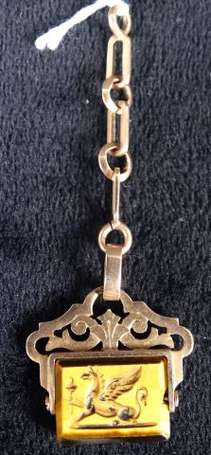 Pendentif en or rose monté d'une intaille œil de 