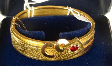 Bracelet en or jaune XIXè avec décor géométrique 