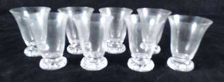 Huit verres à porto en cristal. Signés Daum France