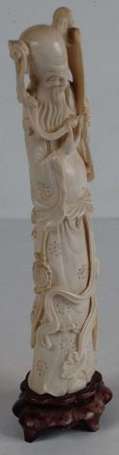 Sage à l'éventail Sujet en ivoire. Chine H.31 cm