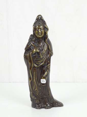 CHINE Guanyin en bronze XXème H. 28 cm