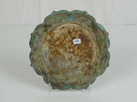 CHINE style TANG Miroir en bronze et jade H. 21 