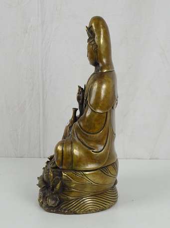 CHINE Guanyin sujet en bronze XXème H. 45 cm