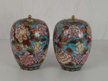 CHINE Paire de vases en émaux cloisonnés Moderne H