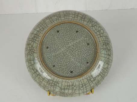 CHINE style SONG Grand plat en porcelaine céladon 