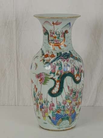 CHINE QING  Grand vase en porcelaine de Canton à 