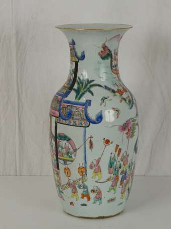 CHINE QING  Grand vase en porcelaine de Canton à 