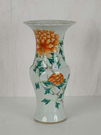 CHINE Vase Xxème S. H. 37 cm (Fêlure au col)