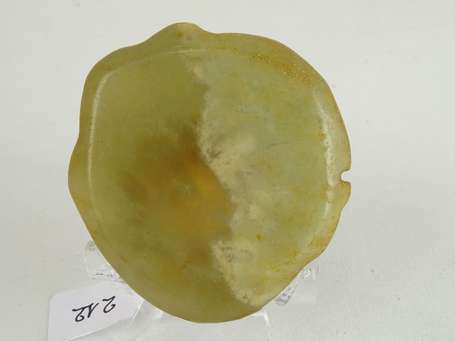 CHINE Peitit récipient en jade pour l'eau H. 5 cm
