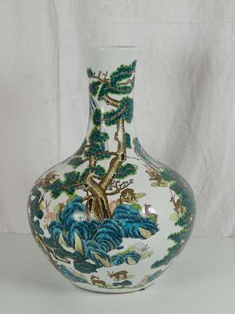 CHINE Vase TIANQIUPING en porcelaine décor aux 100