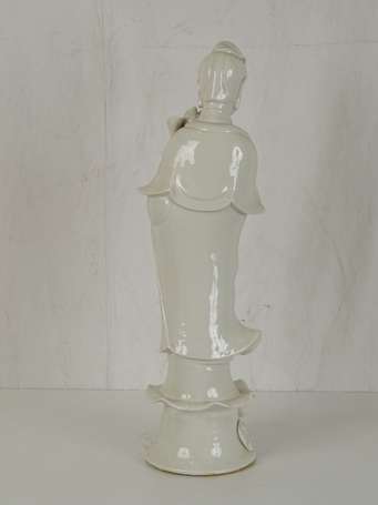 CHINE QING Guanyin en porcelaine blanche H. 69 cm 