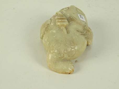 CHINE Crapeau sujet en pierre dure H. 15 cm
