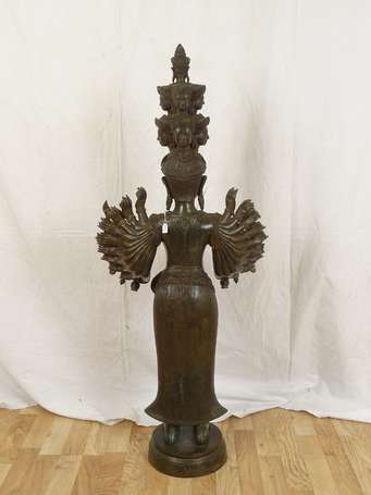 KHMER Statue en bronze à multiples bras XXème sur 