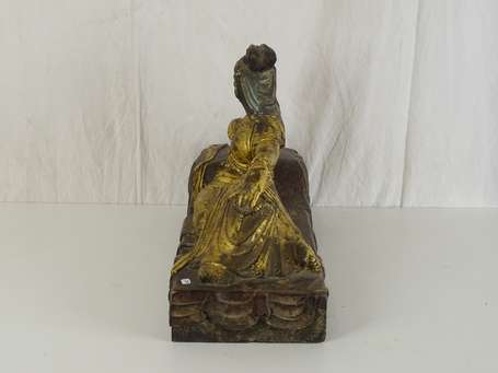 CHINE Guanyin en bois doré, moderne H. 60 cm