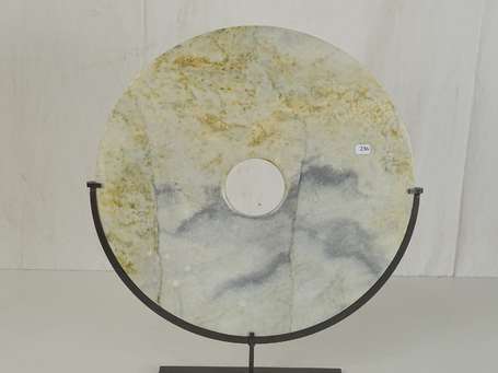 CHINE Grand disque BI en jade D. 40 cm