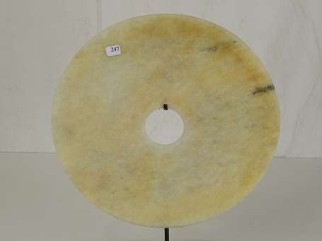 CHINE Disque BI en néphrite jaune et rouille D. 30