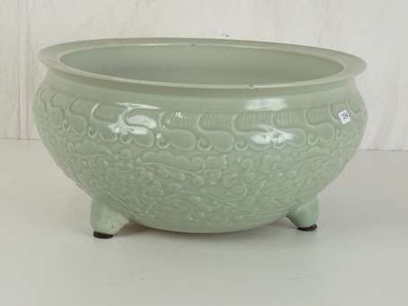 CHINE bassin en porcelaine céladon D. 34 cm