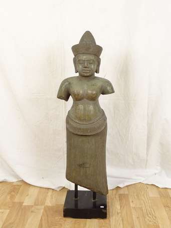 CAMBODGE style KHMER Statue de divinité féminine 