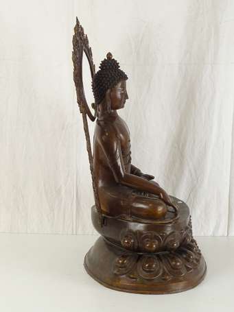 NEPAL  SHAKYAMUNI sur un socle lotiforme en sa 