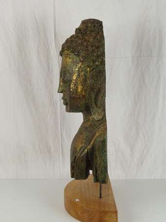 KHMER Buste en bois trace de dorures H. 73 cm