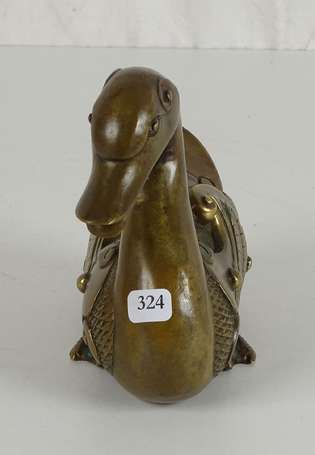 CHINE Canard en bronze marque apocryphe QIANLONG 