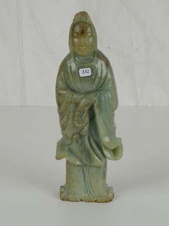 CHINE Guanyin en jade Xxème H. 31 cm