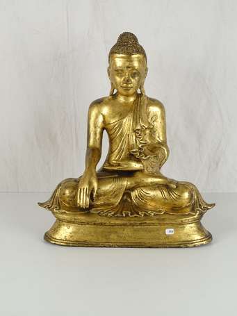 BIRMANIE Statue en bronze dorée style de mandalay 