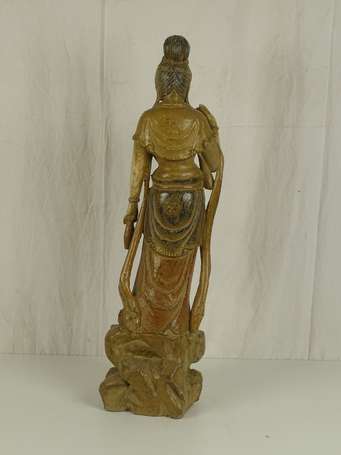 CHINE Guanyin sujet en bois laqué H. 82  cm