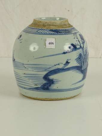 CHINE QING Pot à gingembre bleu et blanc H. 17 cm 