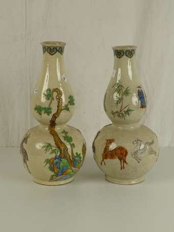 CHINE Paire de vases double gourde craquelé à 