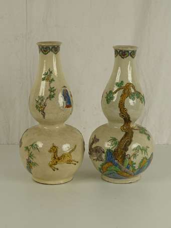 CHINE Paire de vases double gourde craquelé à 