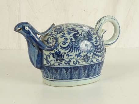 CHINE Phoenix sujet en porcelaine blanc bleu  