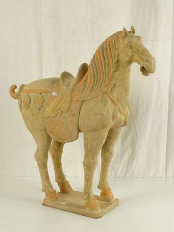 CHINE style TANG Cheval en terre cuite  et 