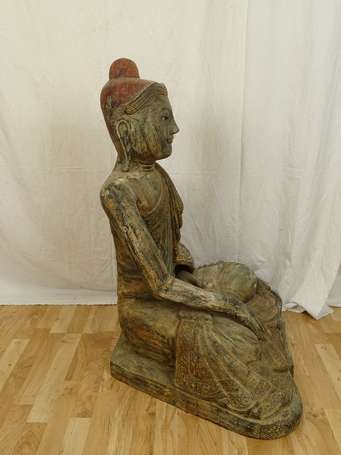 BIRMANIE Bouddha en bois à traces de polychromie 