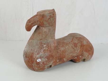 CHINE style HAN Cheval en terre cuite H. 42 cm 